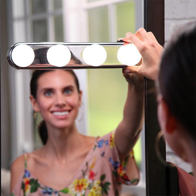 4-Bulb Mirror LED Makeup Lamp – Suction Cup Fill Light for Vanity & Selfies